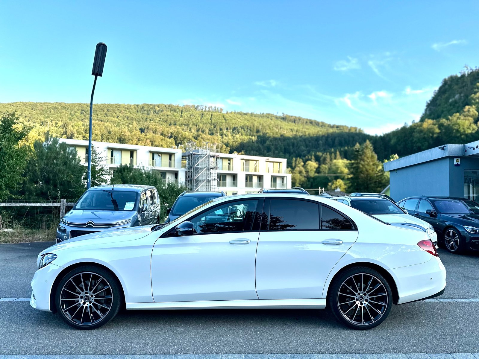 MERCEDES-BENZ E 200 AMG Line 4Matic 9G-Tronic, Essence, Occasion / Utilisé, Automatique - 4