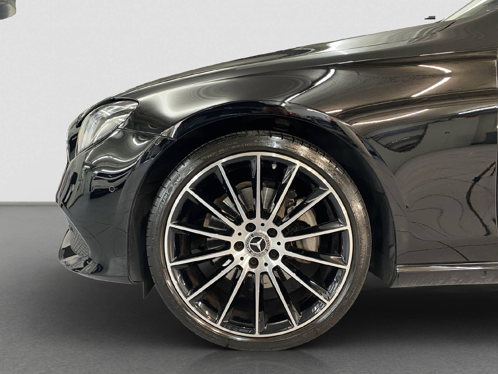 MERCEDES-BENZ E 200 Avantgarde 4MATIC, Benzin, Occasion / Gebraucht, Automatik - 6