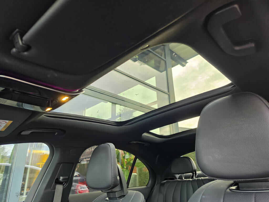 MERCEDES-BENZ E 200 4Matic AMG Line, Hybride Léger Essence/Électricité, Occasion / Utilisé, Automatique - 5