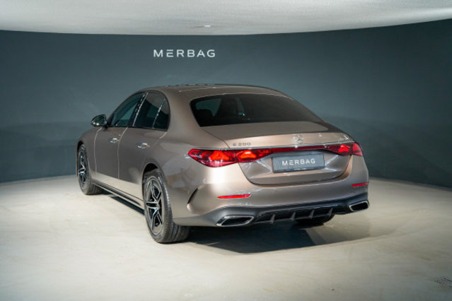 MERCEDES-BENZ E 200 9G-Tronic 4Matic, Mild-Hybrid Benzin/Elektro, Vorführwagen, Automatik - 3