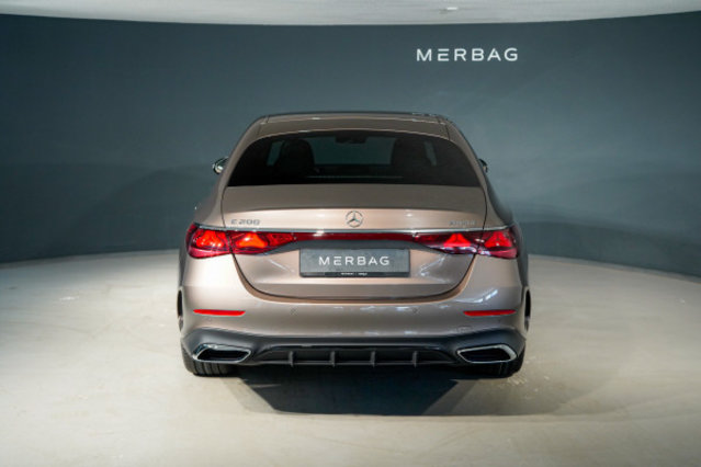 MERCEDES-BENZ E 200 9G-Tronic 4Matic, Mild-Hybrid Benzin/Elektro, Vorführwagen, Automatik - 4