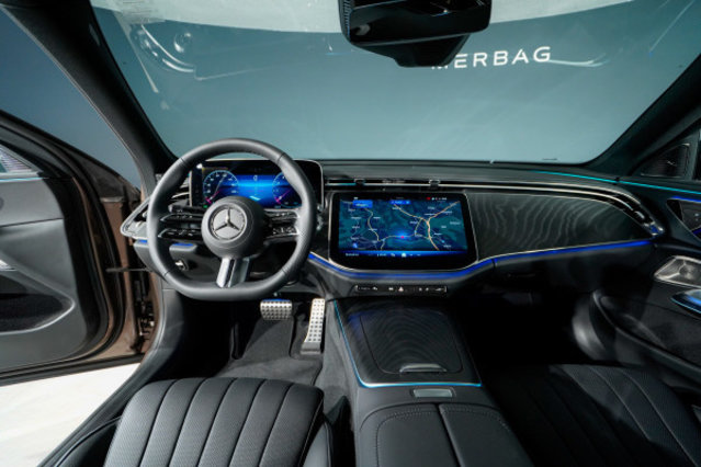 MERCEDES-BENZ E 200 9G-Tronic 4Matic, Mild-Hybrid Benzin/Elektro, Vorführwagen, Automatik - 7