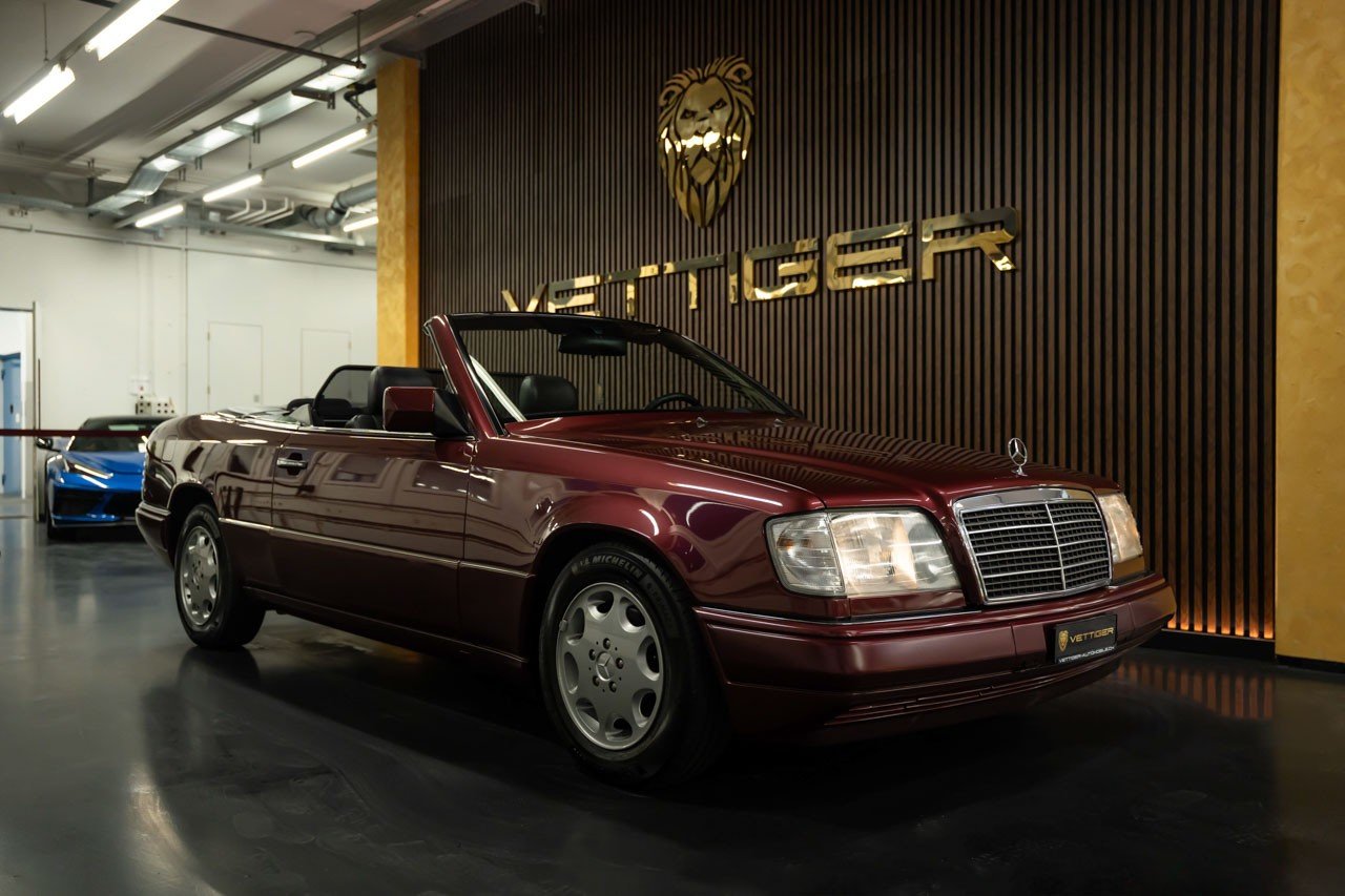MERCEDES-BENZ E 220 Cabrio