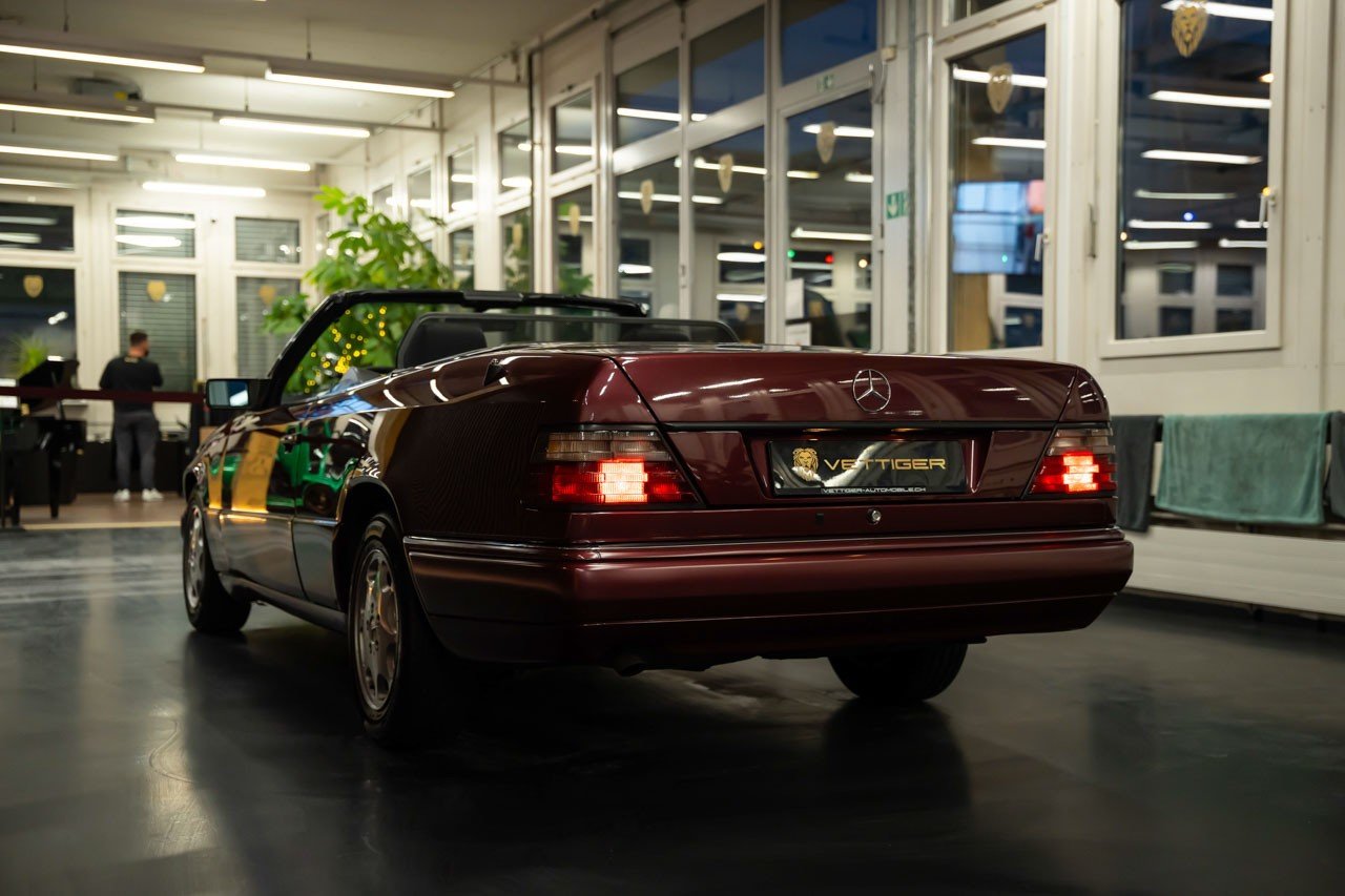 MERCEDES-BENZ E 220 Cabrio, Petrol, Second hand / Used, Automatic - 5