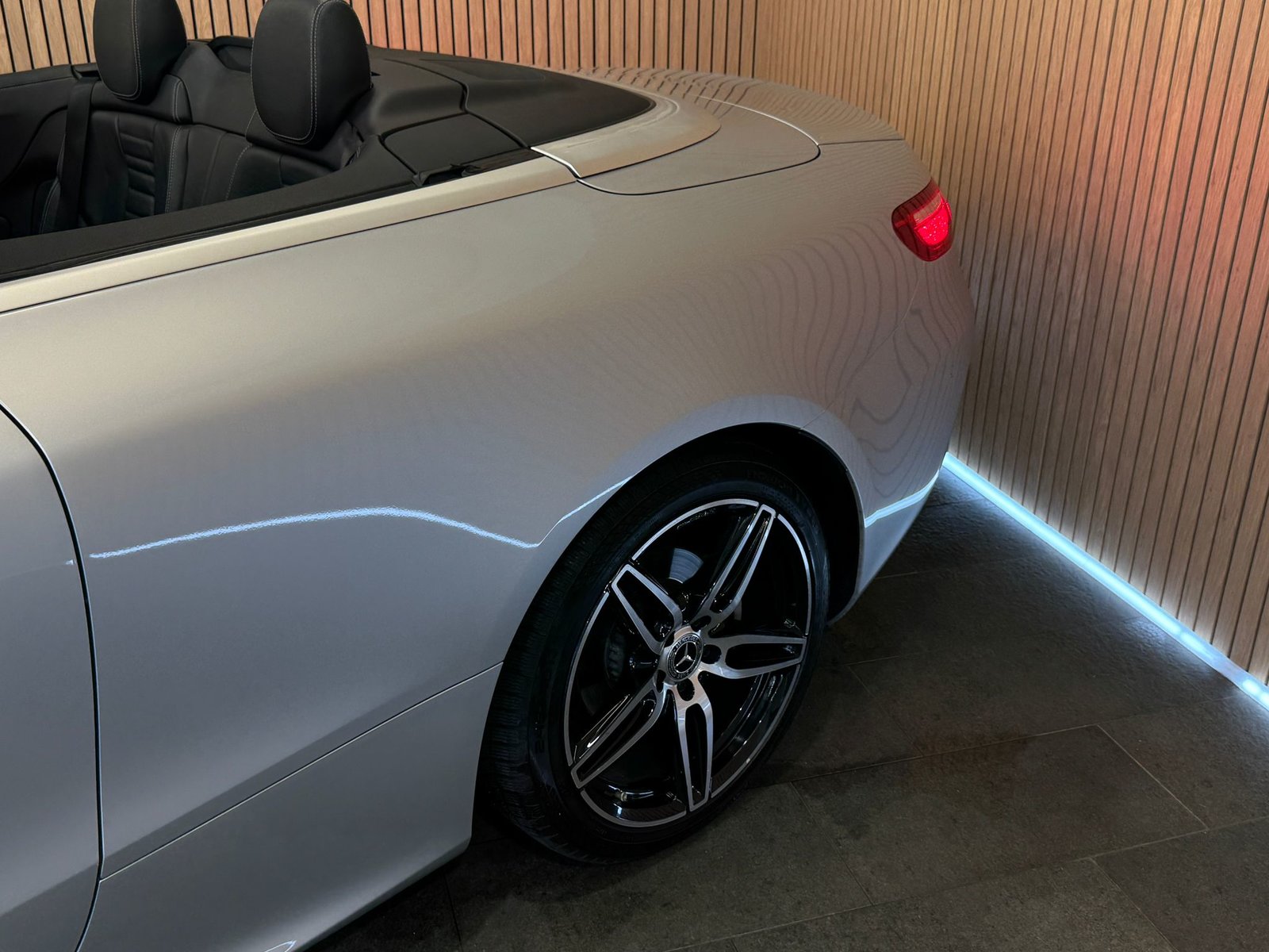 MERCEDES-BENZ E 220 d Cabriolet AMG Line 9G-Tronic, Diesel, Occasioni / Usate, Automatico - 5