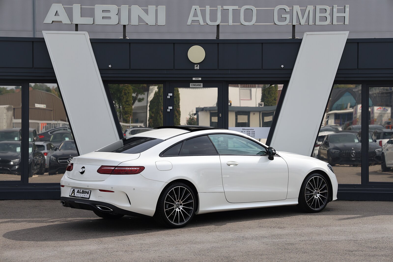 MERCEDES-BENZ E 220 d Coupé AMG Line 9G-Tronic *Diamantweis, Diesel, Second hand / Used, Automatic - 3