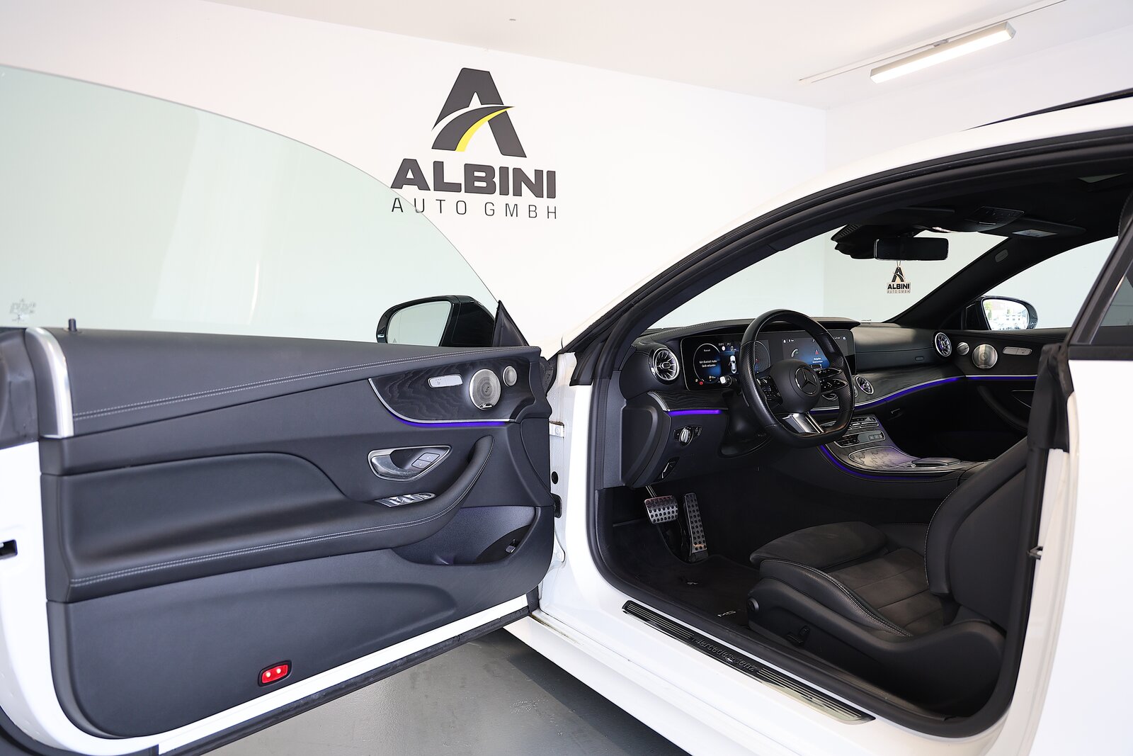 MERCEDES-BENZ E 220 d Coupé AMG Line 9G-Tronic *Diamantweis, Diesel, Second hand / Used, Automatic - 5