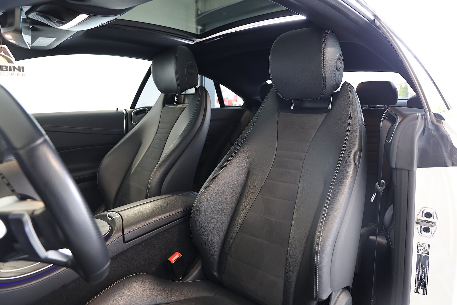 MERCEDES-BENZ E 220 d Coupé AMG Line 9G-Tronic *Diamantweis, Diesel, Second hand / Used, Automatic - 7