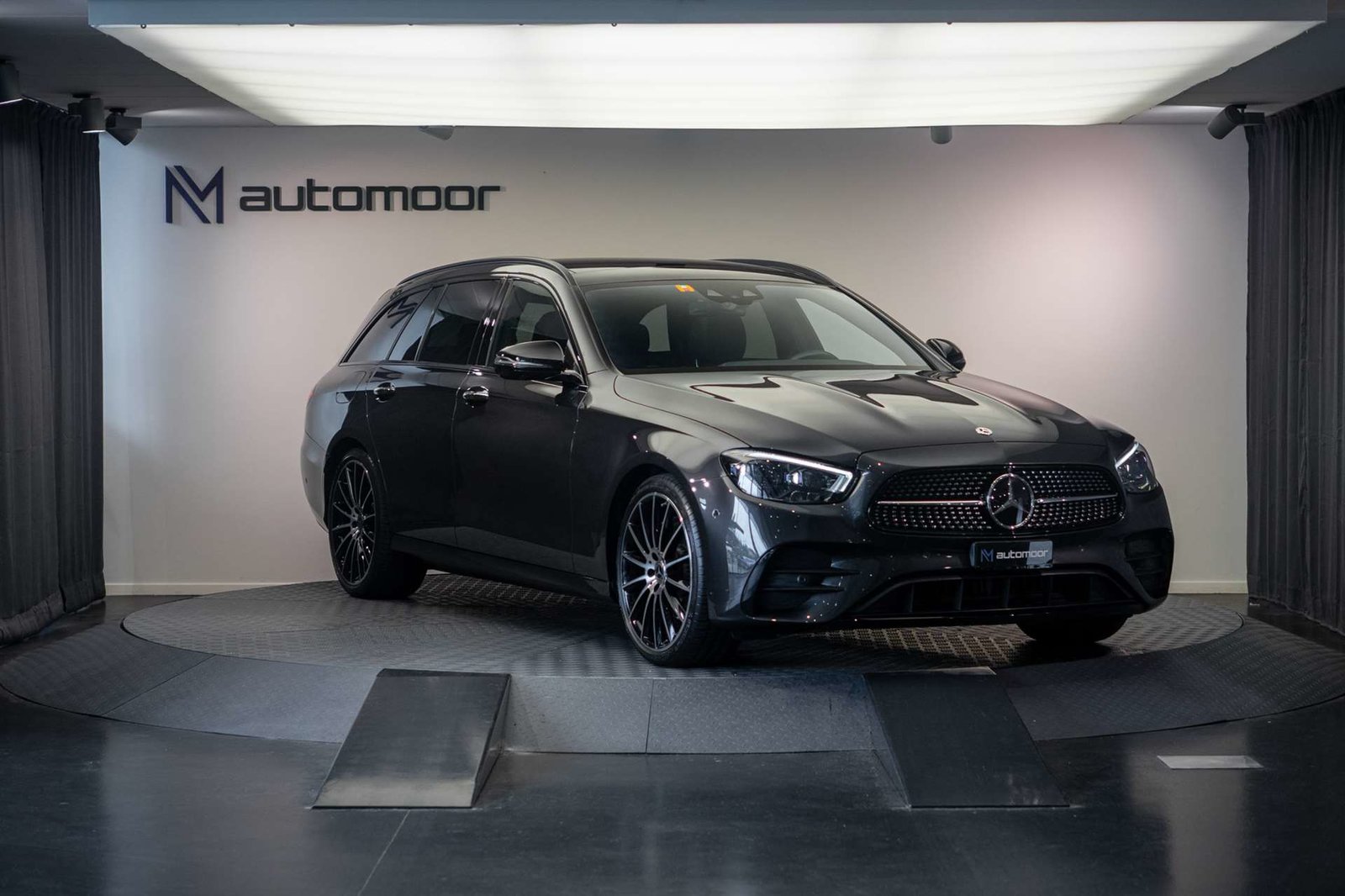 MERCEDES-BENZ E 220 d T 4Matic AMG Line 9G-Tronic *AHK* *Panorama* *Burmes, Diesel, Occasioni / Usate, Automatico - 3