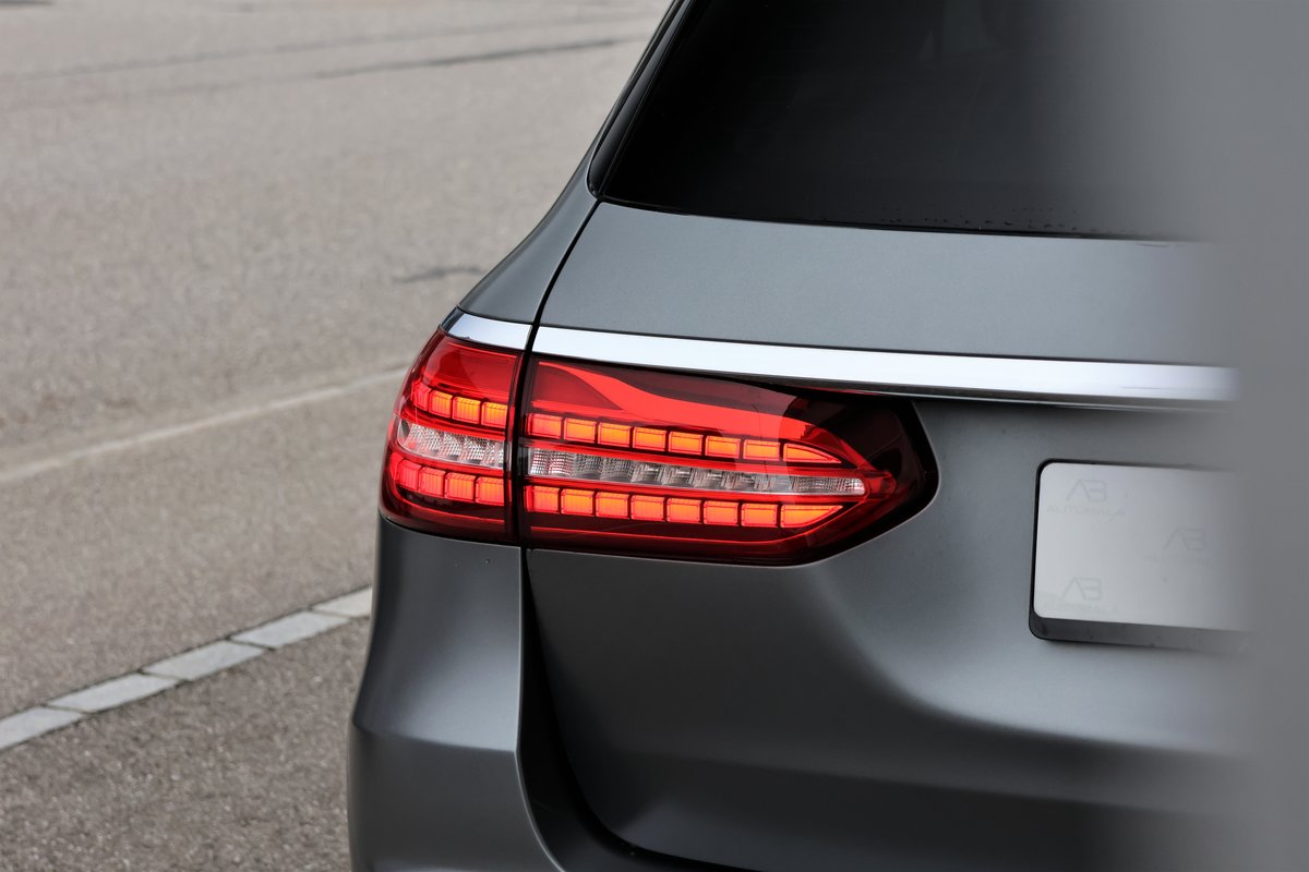 MERCEDES-BENZ E 220 d T 4Matic AMG Line 9G-Tronic (CH) + 2.1T AHK, Diesel, Second hand / Used, Automatic - 5