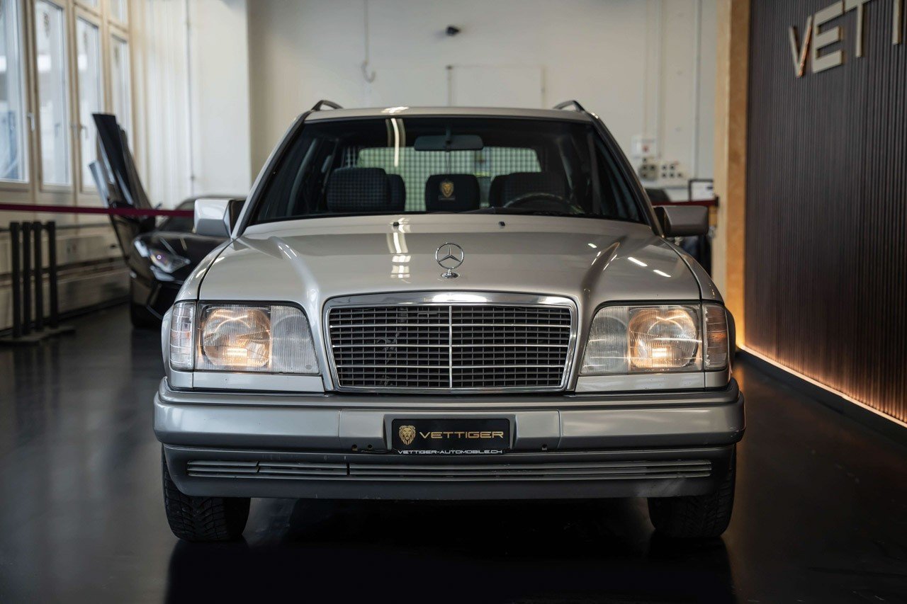 MERCEDES-BENZ E 220 T Business Automatic