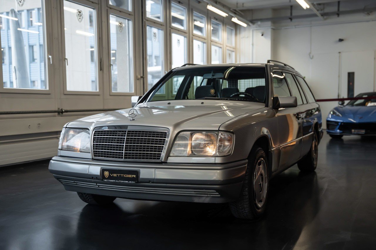 MERCEDES-BENZ E 220 T Business Automatic, Benzin, Occasion / Gebraucht, Automatik - 2