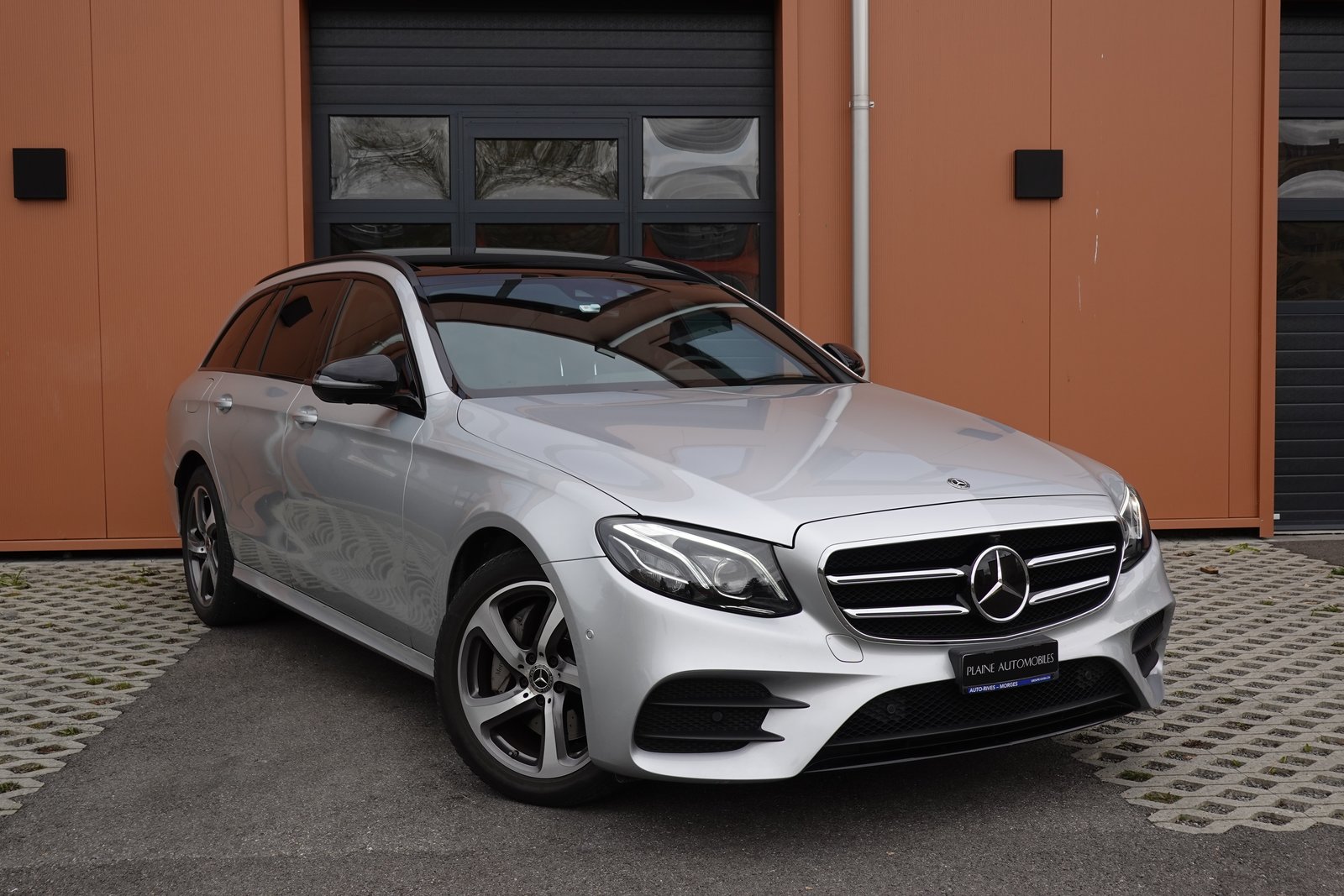 MERCEDES-BENZ E 220 d Swiss Star AMG Line 4Matic 9G-Tronic -