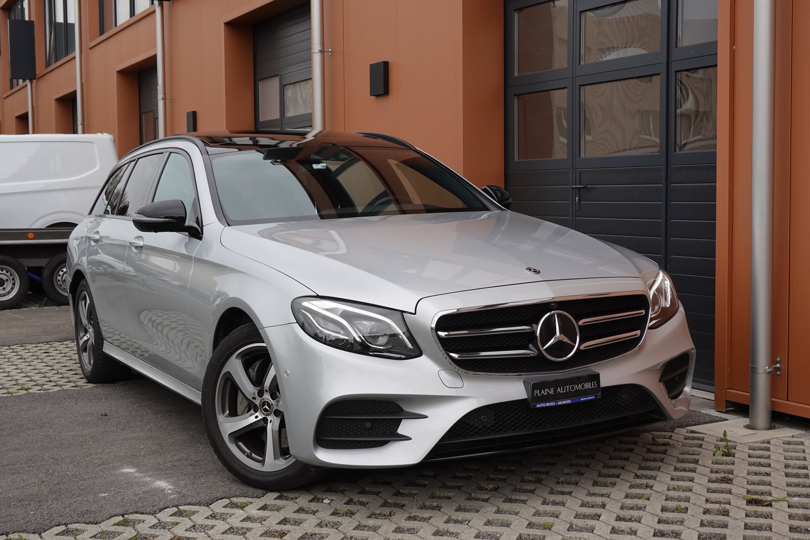 MERCEDES-BENZ E 220 d Swiss Star AMG Line 4Matic 9G-Tronic -, Diesel, Occasion / Gebraucht, Automatik - 3