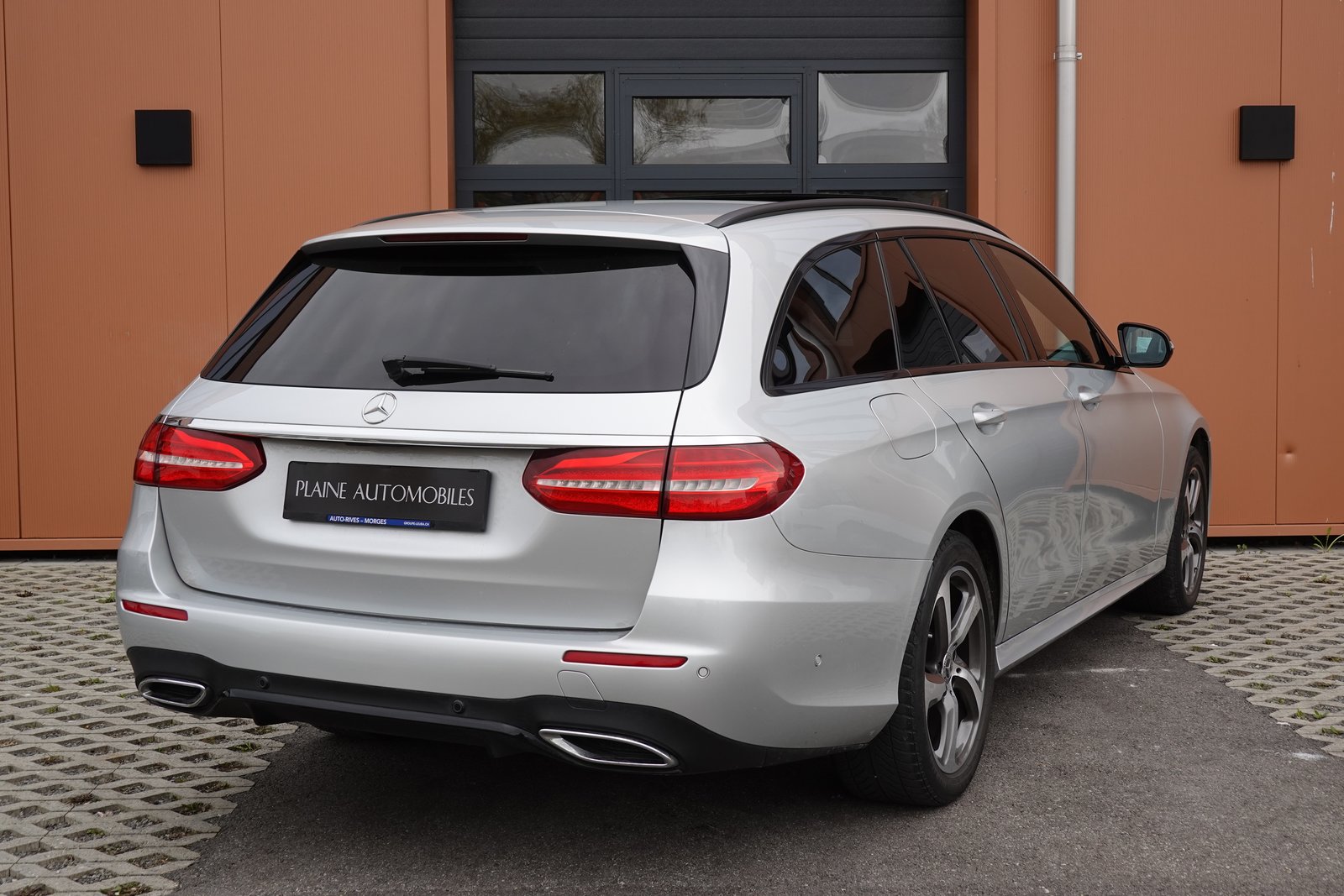 MERCEDES-BENZ E 220 d Swiss Star AMG Line 4Matic 9G-Tronic -, Diesel, Occasion / Gebraucht, Automatik - 6