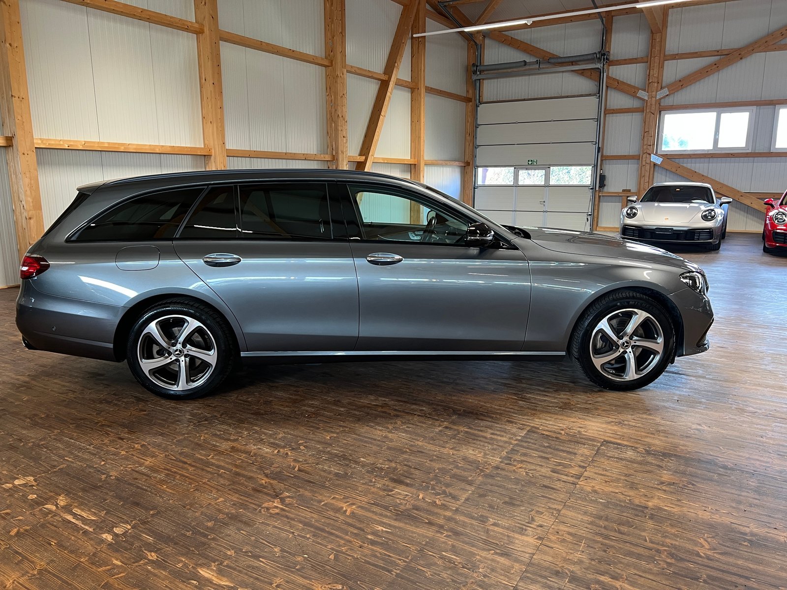 MERCEDES-BENZ E 220 d T 4Matic Avantgarde 9G-Tronic, Diesel, Second hand / Used, Automatic - 4