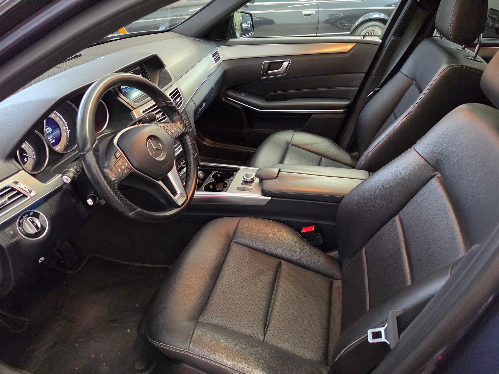 MERCEDES-BENZ E 220 BlueTEC Avantgarde Sport-Paket 4Matic 7G, Diesel, Occasion / Utilisé, Automatique - 4