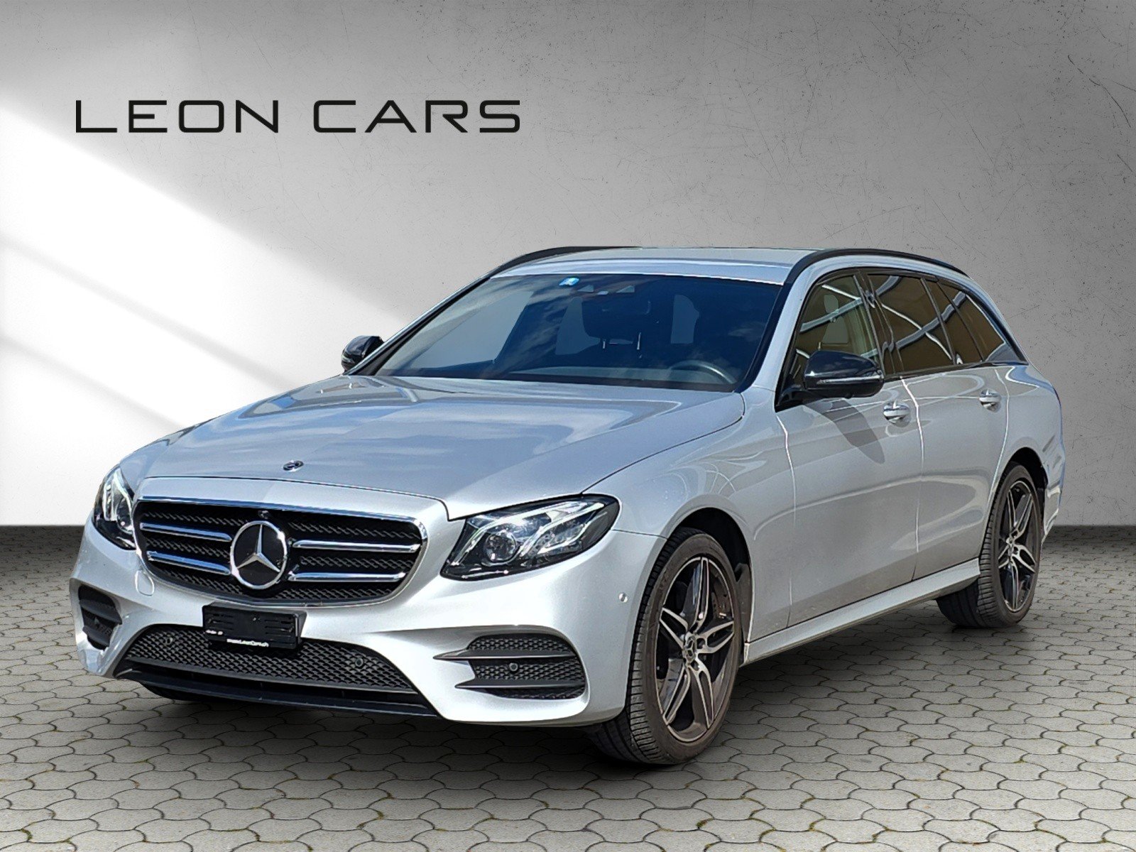 MERCEDES-BENZ E 220 d T 4Matic AMG Line 9G-Tronic mit AHK