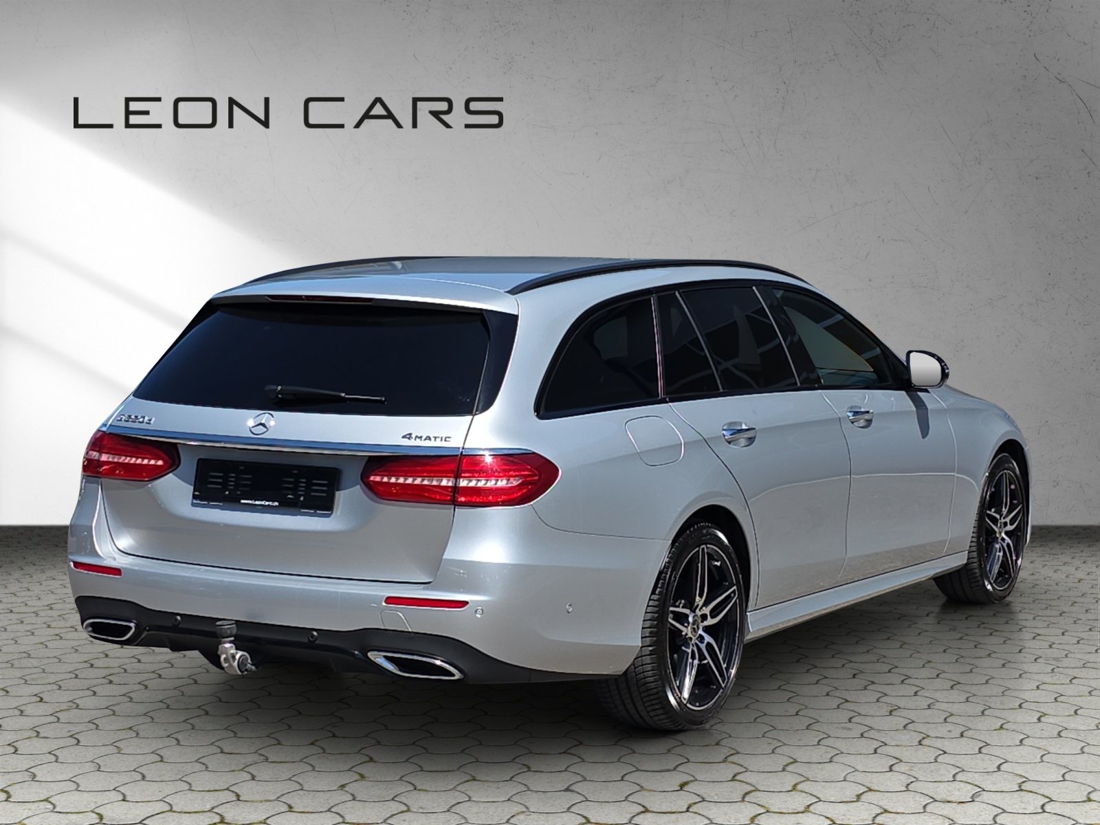 MERCEDES-BENZ E 220 d T 4Matic AMG Line 9G-Tronic mit AHK, Diesel, Second hand / Used, Automatic - 5