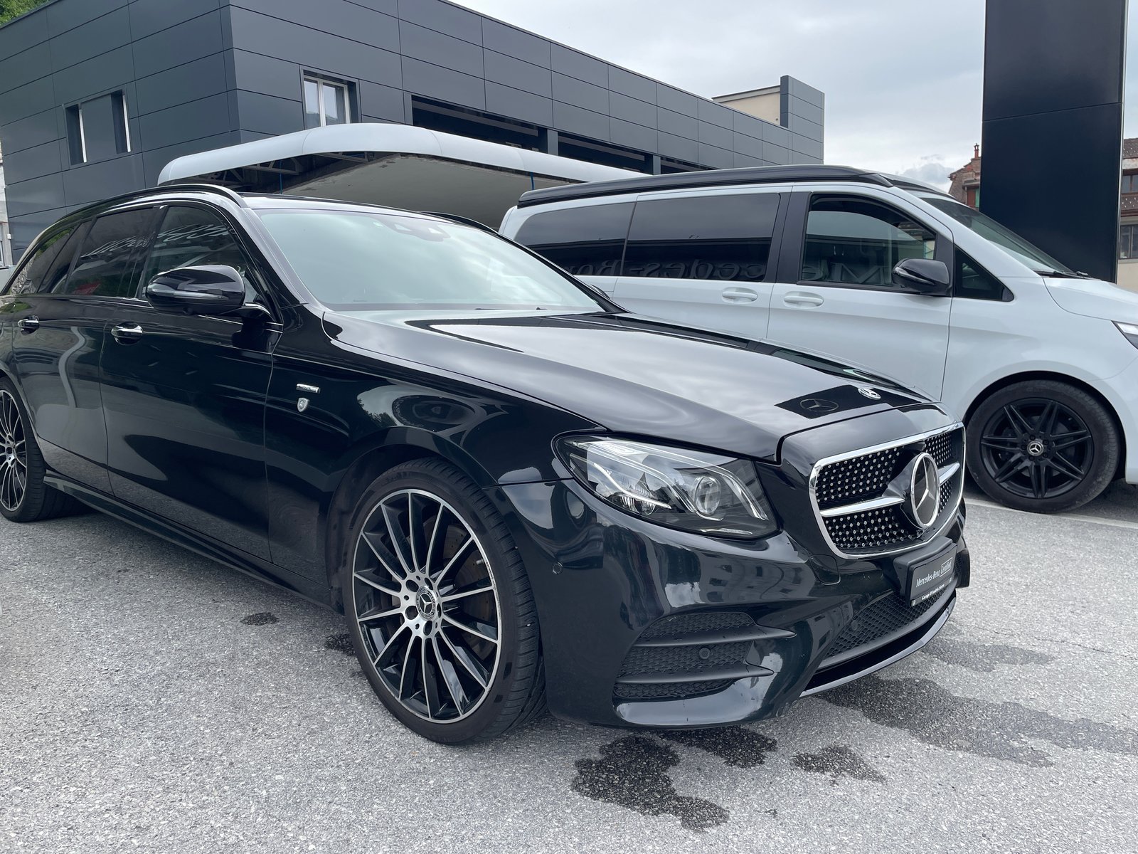 MERCEDES-BENZ E 220 d Swiss Star AMG Line 4Matic 9G-Tronic, Diesel, Occasion / Utilisé, Automatique - 3