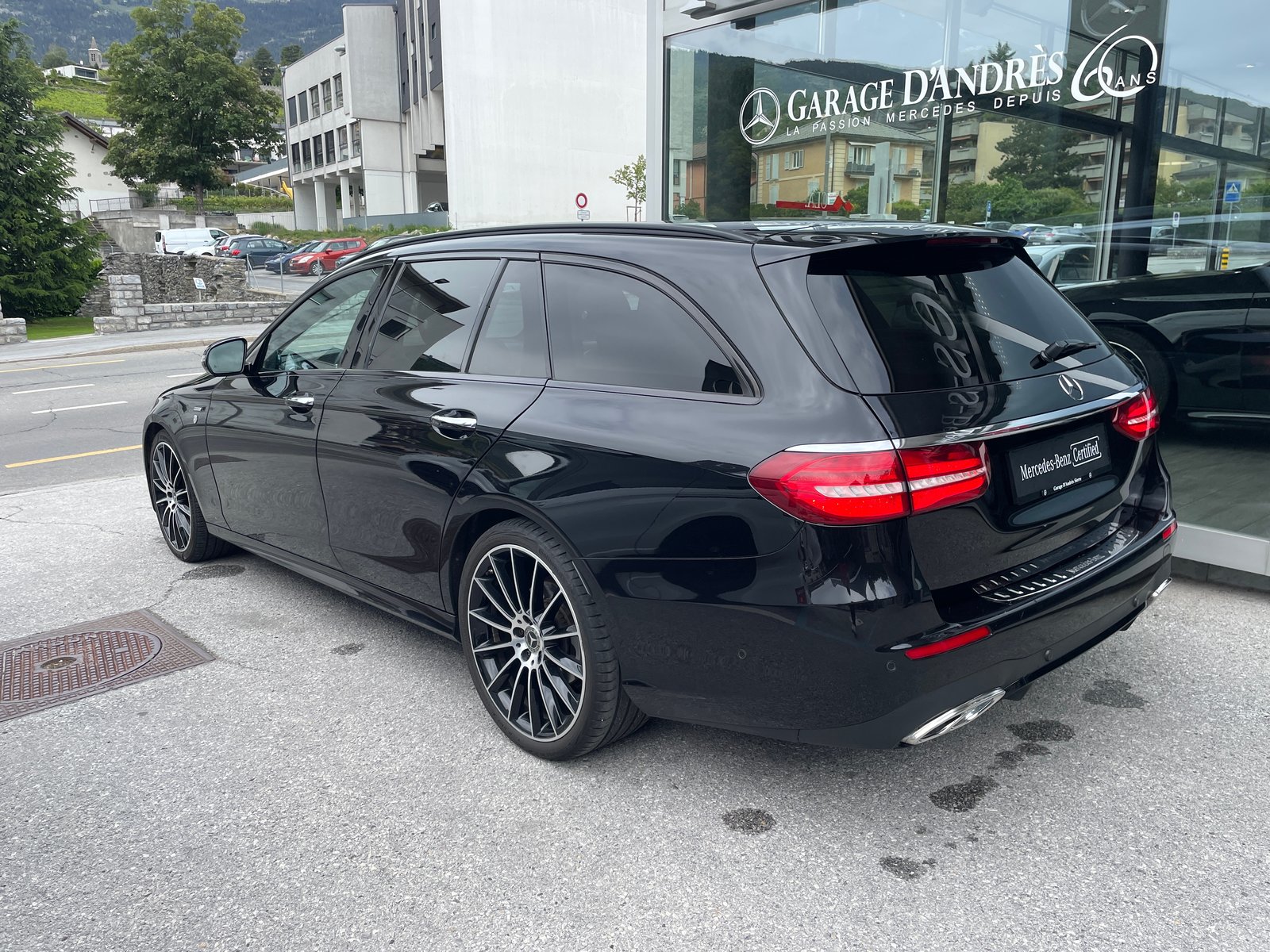 MERCEDES-BENZ E 220 d Swiss Star AMG Line 4Matic 9G-Tronic, Diesel, Occasion / Utilisé, Automatique - 4