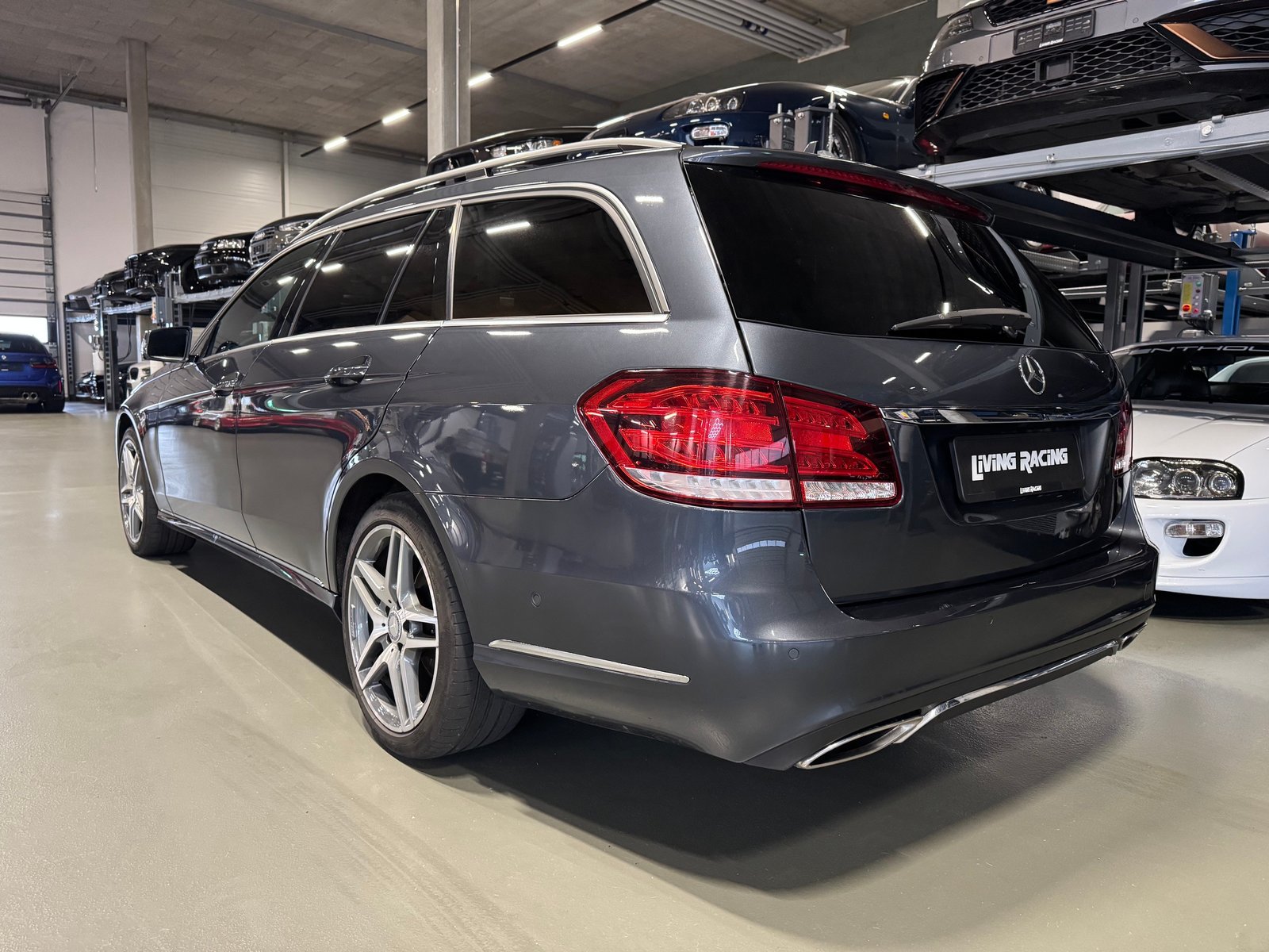 MERCEDES-BENZ E 220 CDI Avantgarde 7G-Tronic, Diesel, Occasion / Gebraucht, Automatik - 3