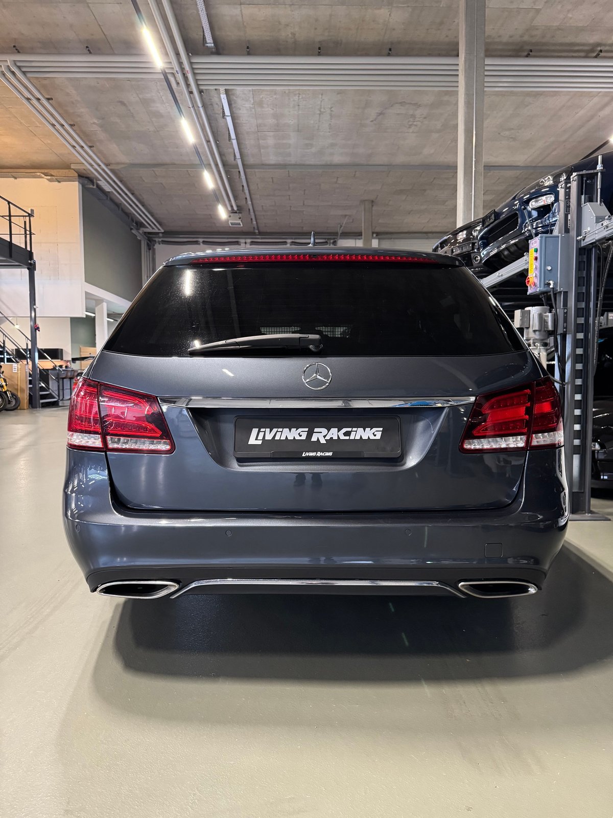 MERCEDES-BENZ E 220 CDI Avantgarde 7G-Tronic, Diesel, Occasion / Gebraucht, Automatik - 4