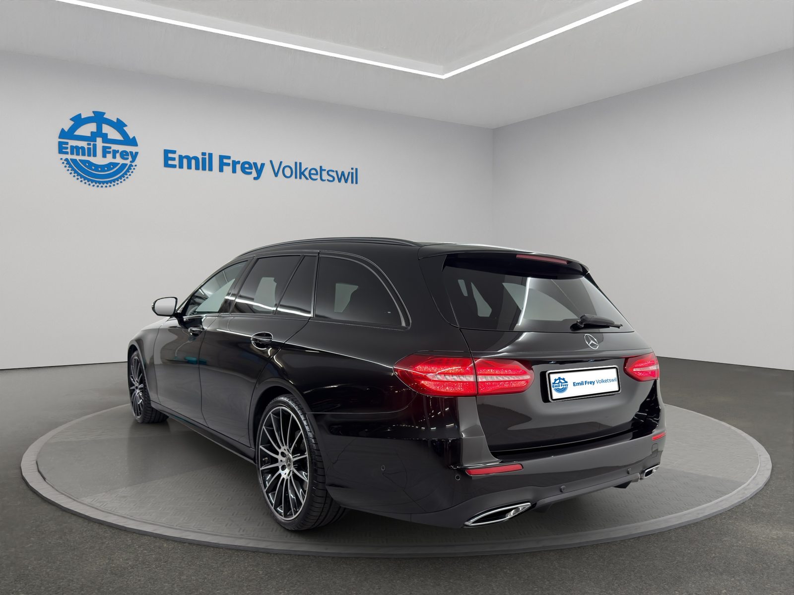 MERCEDES-BENZ E 220 d Swiss Star AMG Line 4matic Kombi, Diesel, Occasion / Utilisé, Automatique - 3