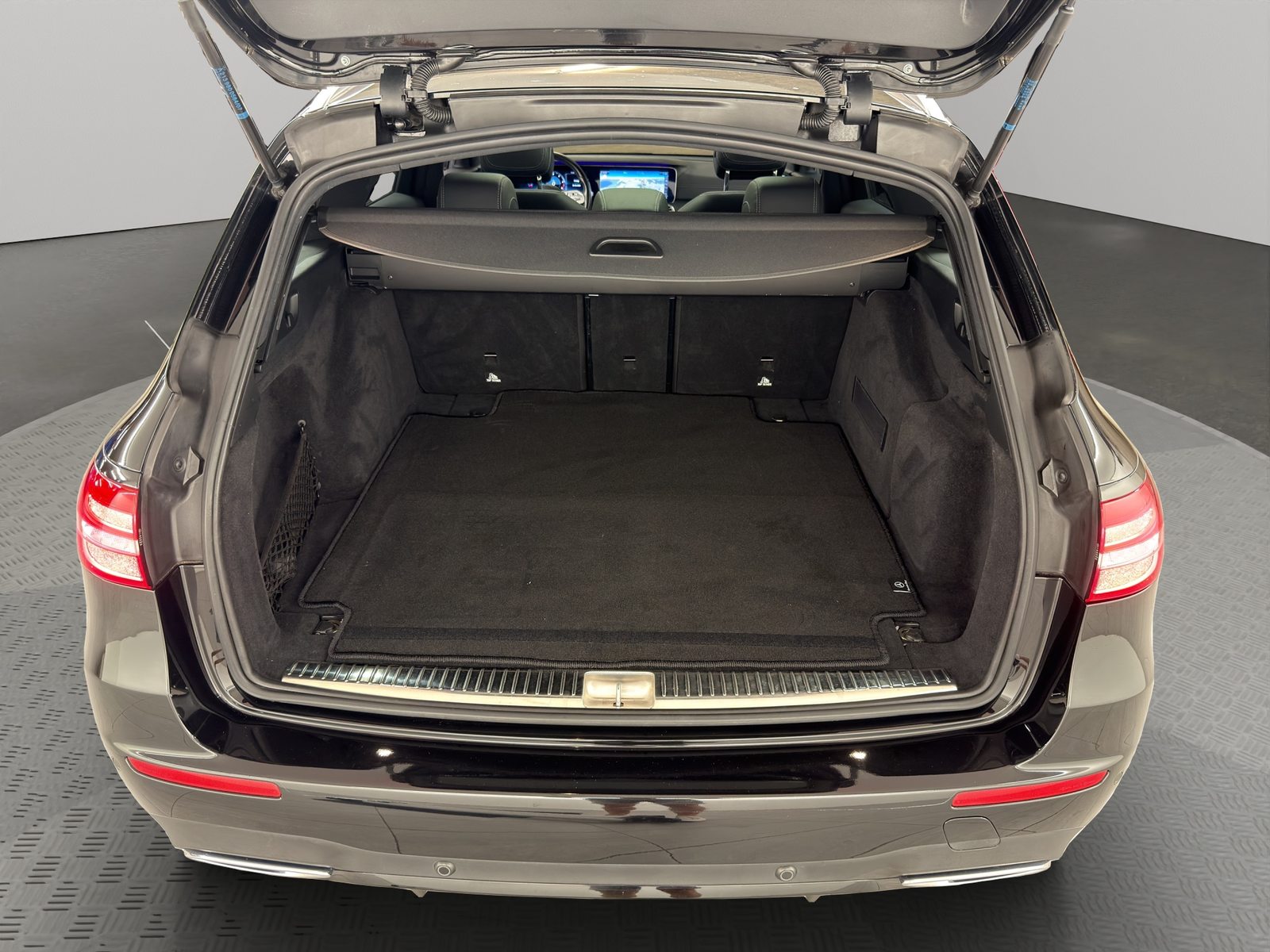 MERCEDES-BENZ E 220 d Swiss Star AMG Line 4matic Kombi, Diesel, Occasion / Utilisé, Automatique - 7