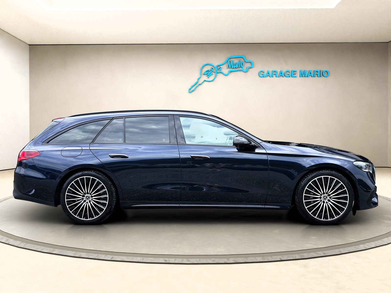MERCEDES-BENZ E 220 d T 4Matic 9G-TronicFACELIFT CH-Fahrzeug, Mild-Hybrid Diesel/Elektro, Occasion / Gebraucht, Automatik - 4