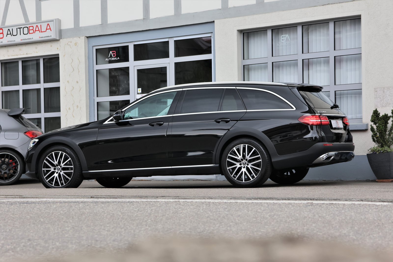 MERCEDES-BENZ E 220 d All-Terrain 4Matic Avantgarde 9G-Troni, Diesel, Occasion / Gebraucht, Automatik - 4
