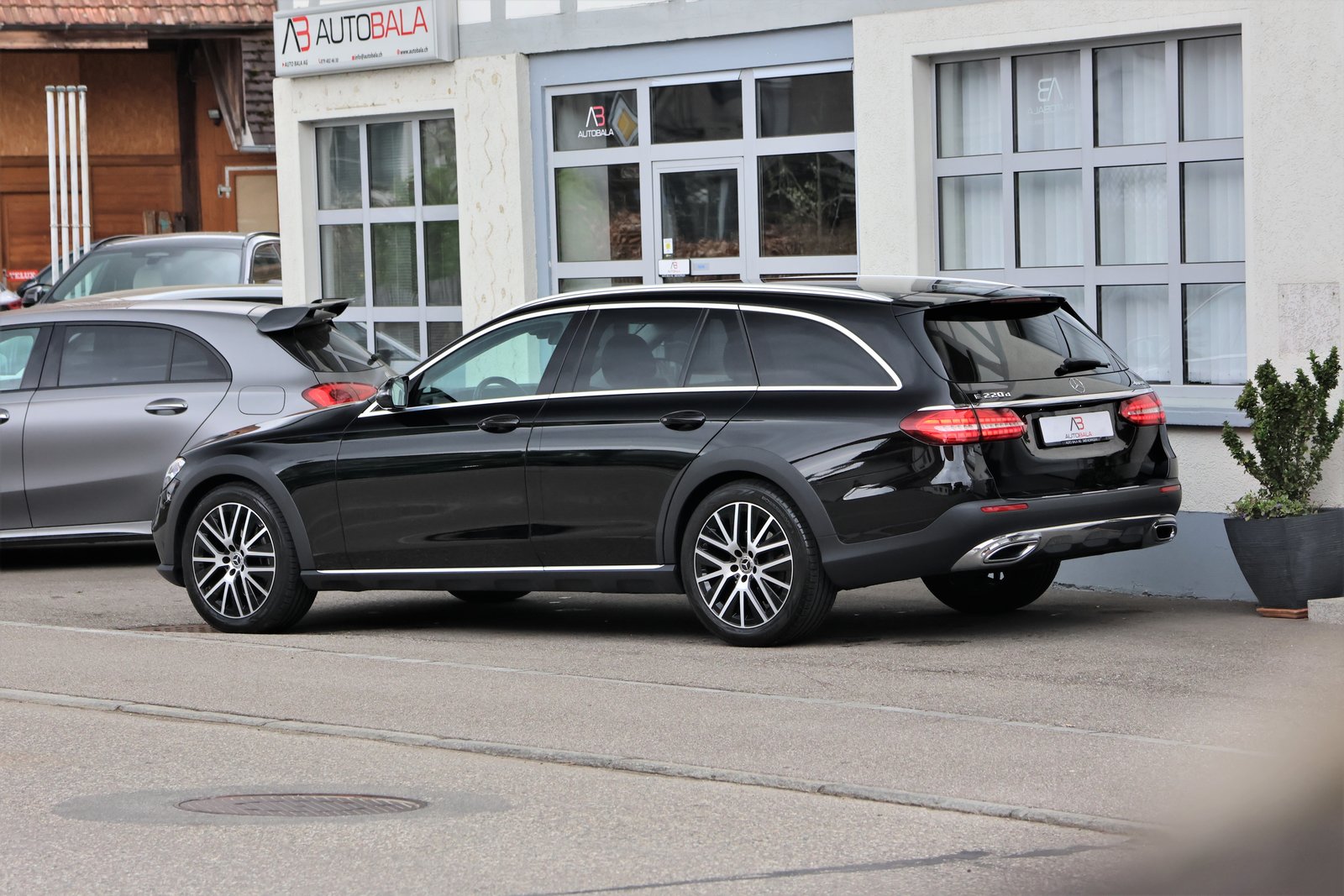 MERCEDES-BENZ E 220 d All-Terrain 4Matic Avantgarde 9G-Troni, Diesel, Occasion / Gebraucht, Automatik - 5