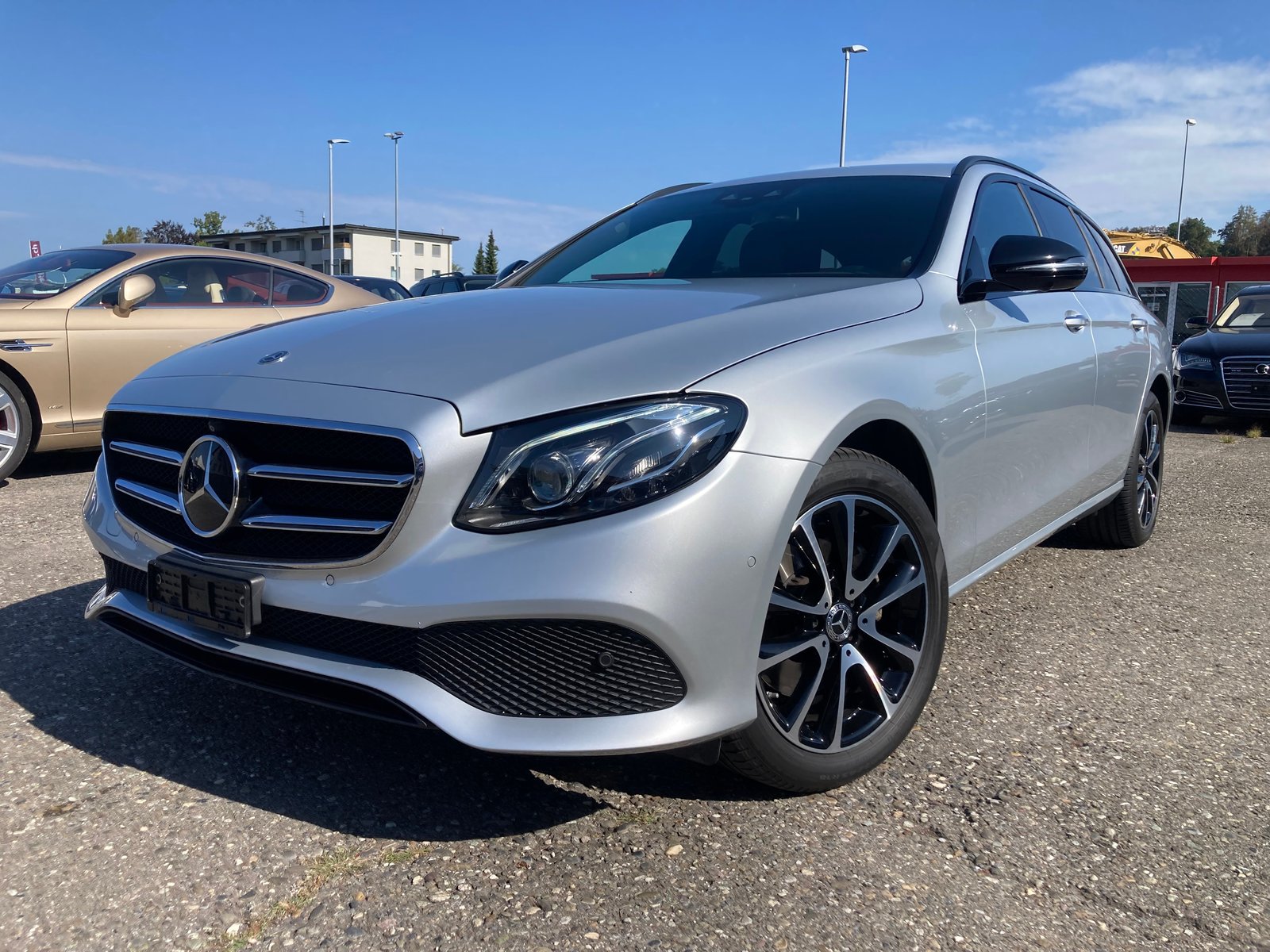 MERCEDES-BENZ E 220 d Swiss Star Avantgarde 4Matic 9G-Tronic