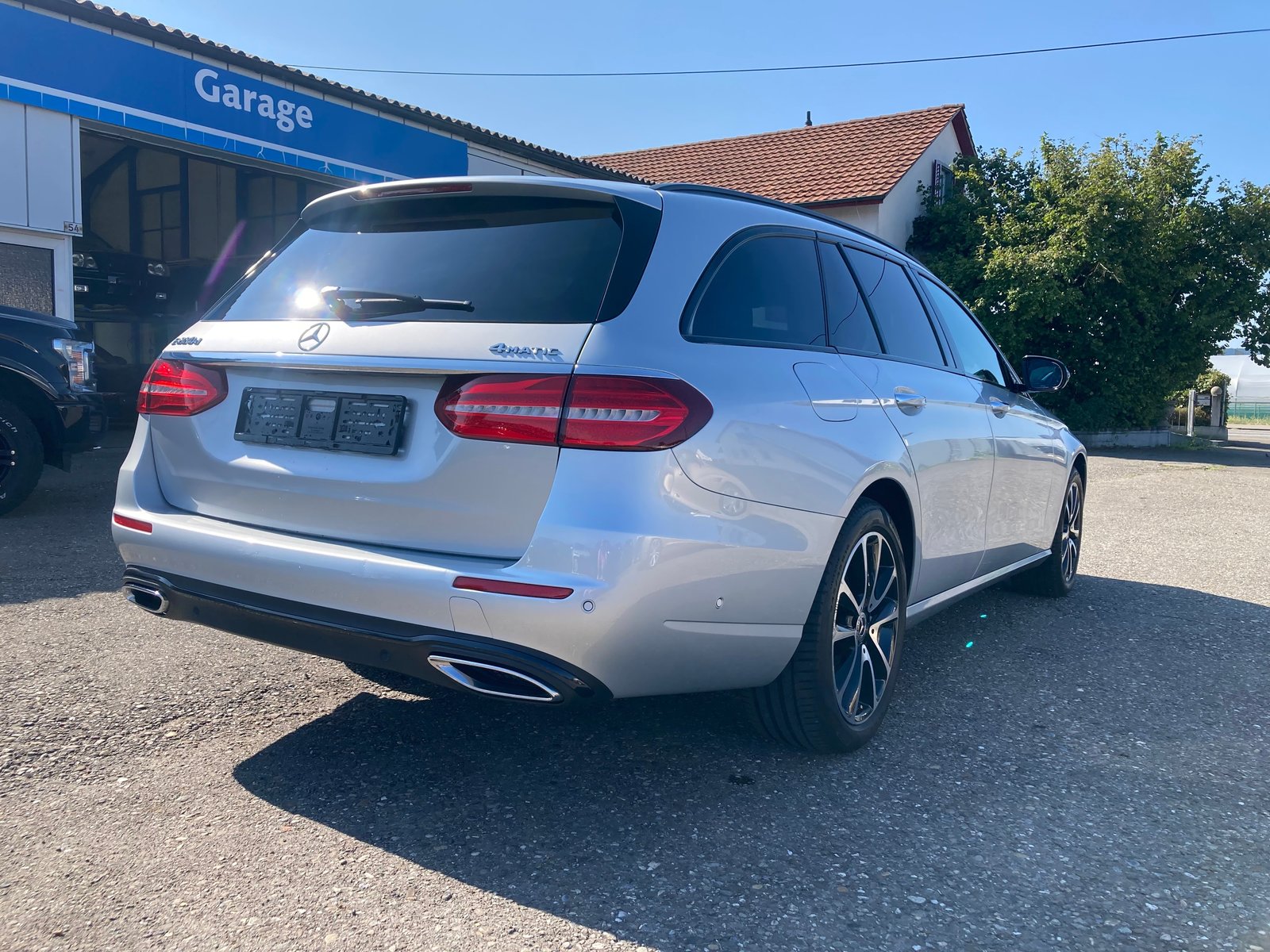 MERCEDES-BENZ E 220 d Swiss Star Avantgarde 4Matic 9G-Tronic, Diesel, Second hand / Used, Automatic - 4