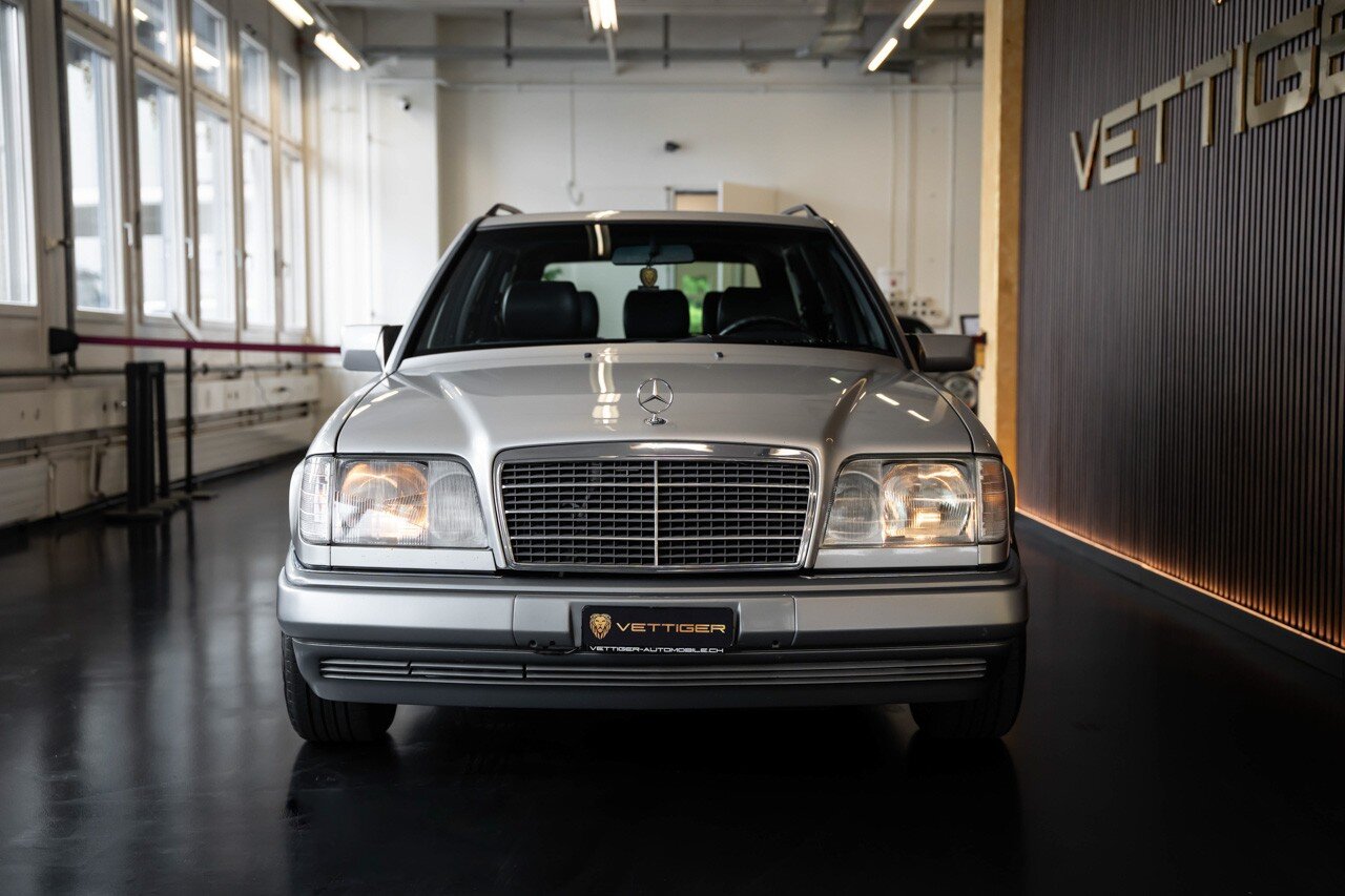 MERCEDES-BENZ E 220 T, Benzin, Occasion / Gebraucht, Automatik - 2