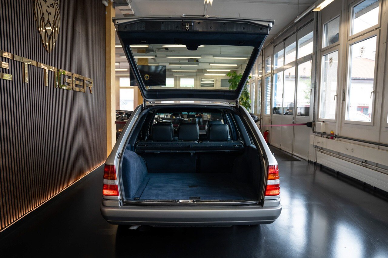 MERCEDES-BENZ E 220 T, Benzin, Occasion / Gebraucht, Automatik - 6