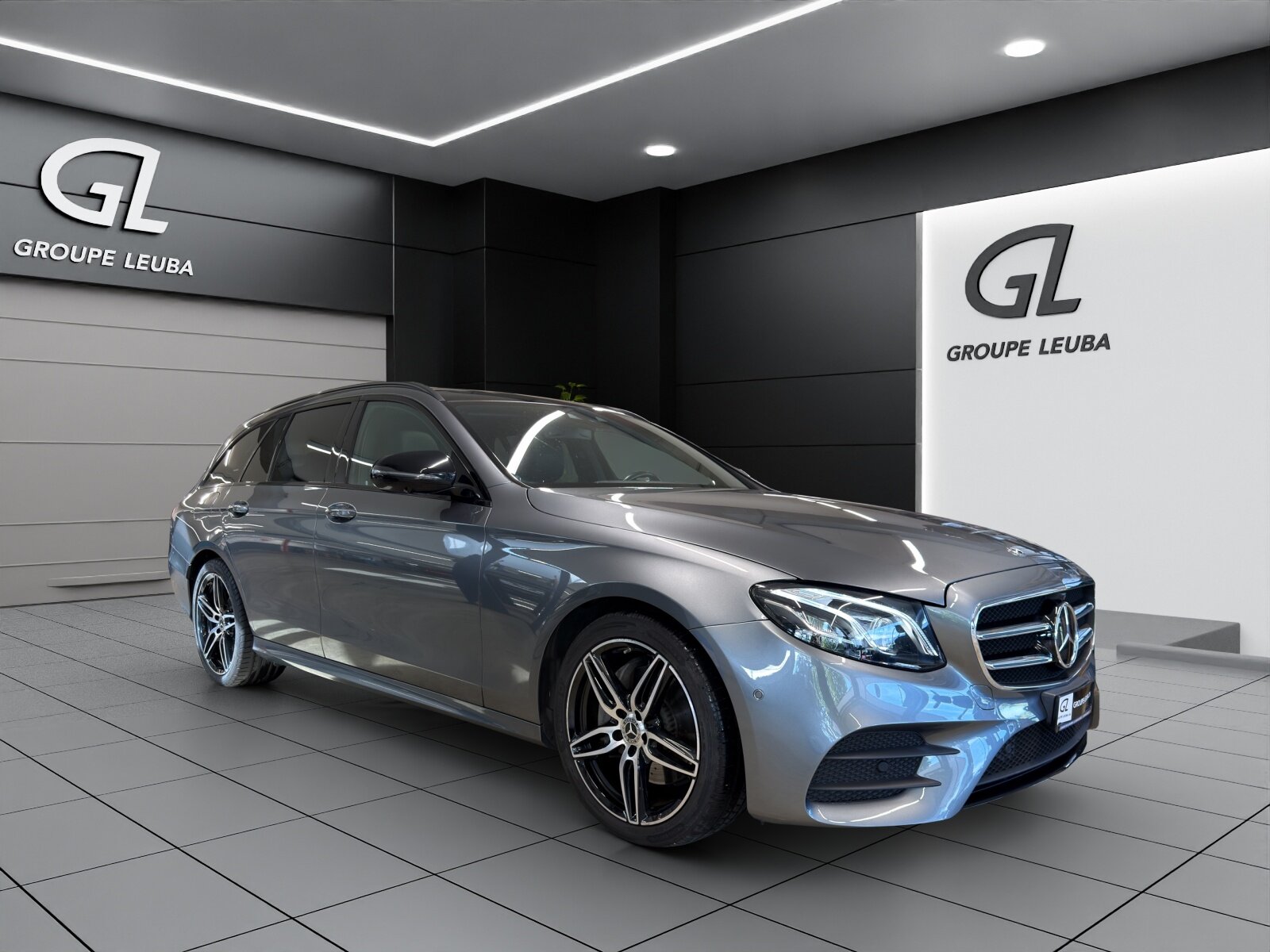 MERCEDES-BENZ E 220 d Swiss Star AMG 4M