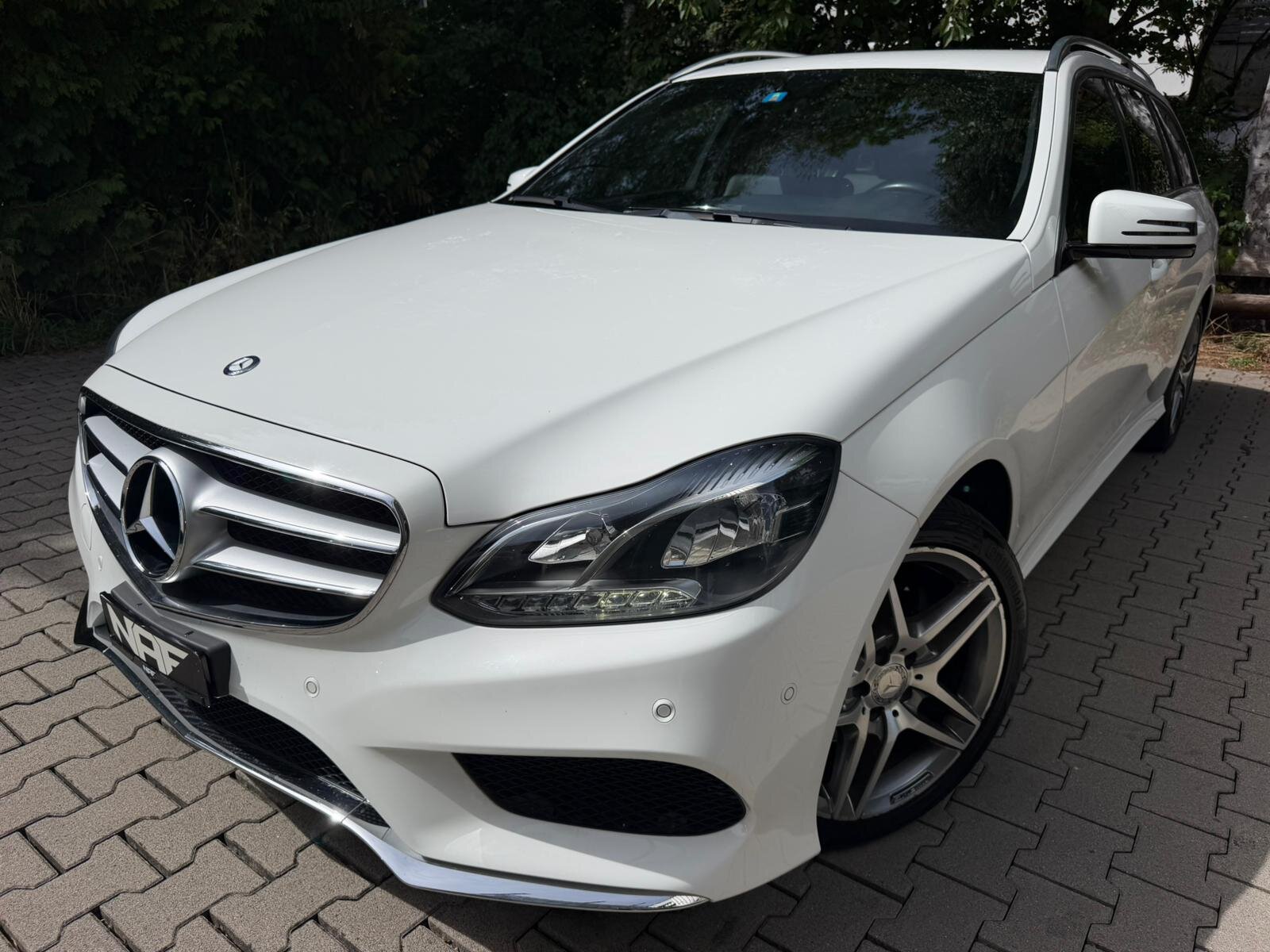 MERCEDES-BENZ E 220 BlueTEC 4Matic 7G-Tronic AMG Line
