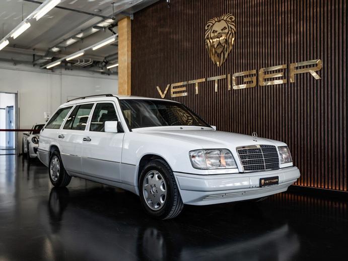 MERCEDES-BENZ E 220, Essence, Occasion / Utilisé, Automatique
