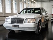 MERCEDES-BENZ E 220, Essence, Occasion / Utilisé, Automatique - 3