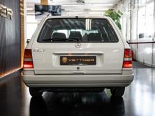 MERCEDES-BENZ E 220, Essence, Occasion / Utilisé, Automatique - 5
