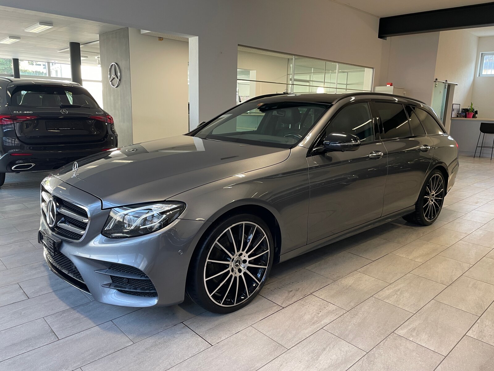 MERCEDES-BENZ E 220 d Swiss Star AMG Line 4Matic 9G-Tronic