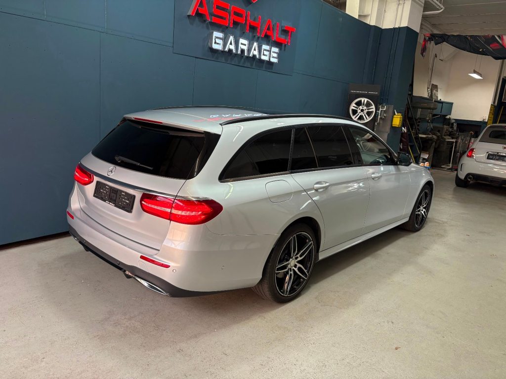 MERCEDES-BENZ E 220 d AMG Line, Diesel, Occasion / Utilisé, Automatique - 4