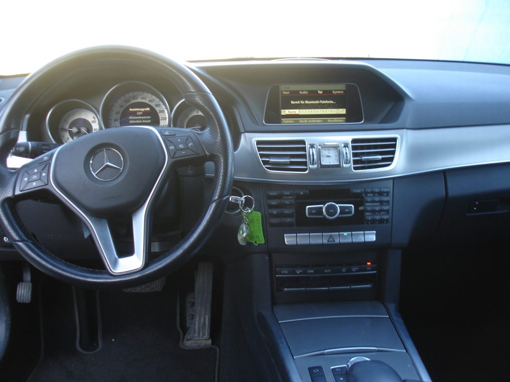 MERCEDES-BENZ E 220 CDI Avantgarde, Diesel, Occasion / Gebraucht, Automatik - 4