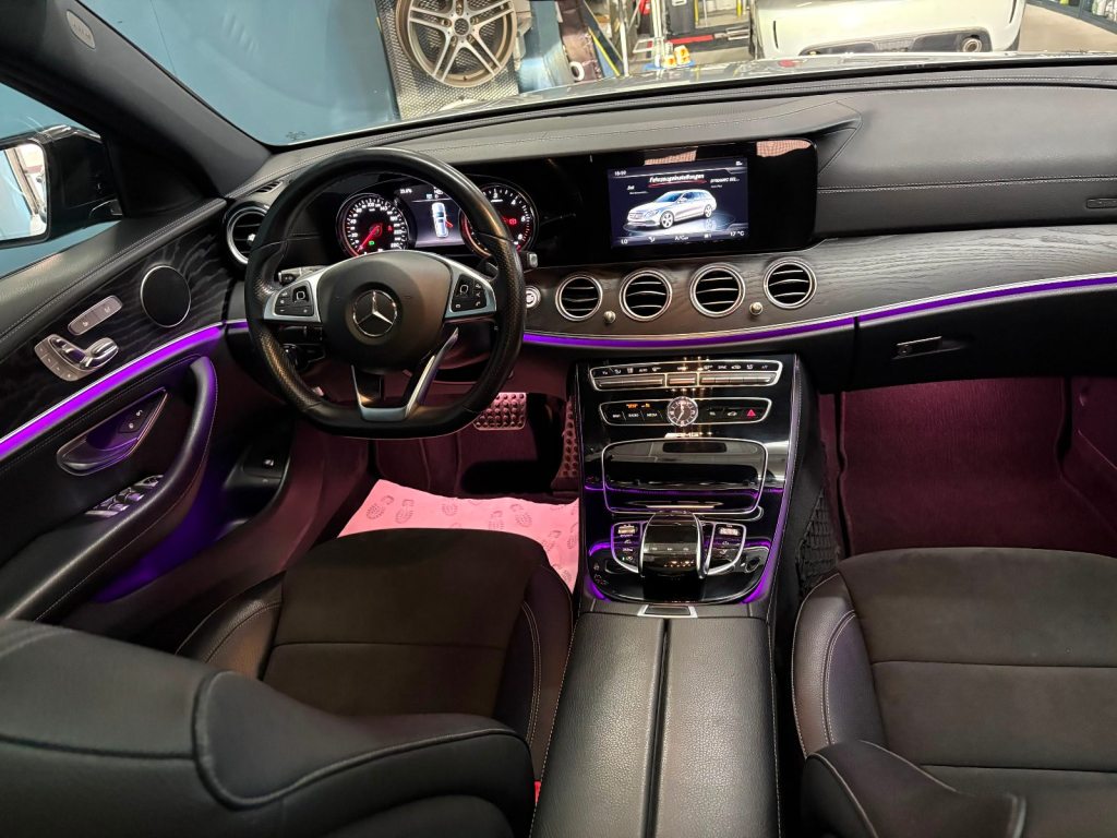 MERCEDES-BENZ E 220 d AMG Line, Diesel, Occasion / Utilisé, Automatique - 6