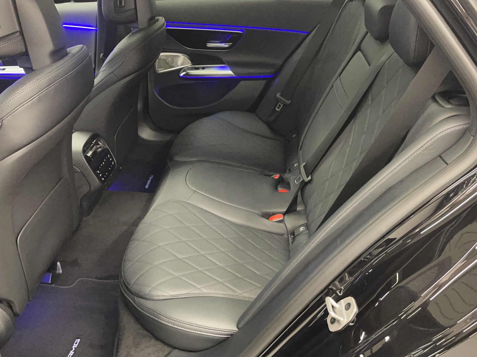 MERCEDES-BENZ E 220 d T 9G-Tronic, Mild-Hybrid Diesel/Elektro, Vorführwagen, Automat - 6