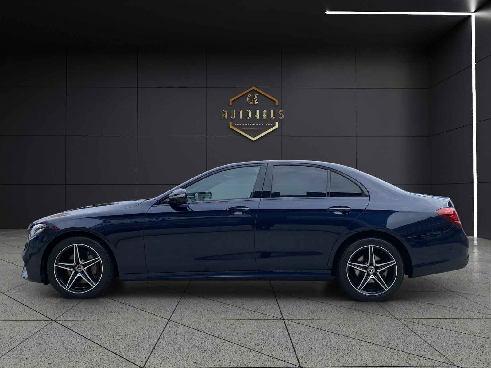 MERCEDES-BENZ E 220d Swiss Star AMG Line 4Matic 9G-Tronic, Diesel, Occasion / Gebraucht, Automatik - 2