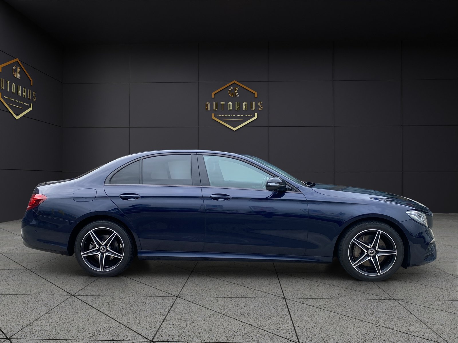 MERCEDES-BENZ E 220d Swiss Star AMG Line 4Matic 9G-Tronic, Diesel, Occasion / Gebraucht, Automatik - 7