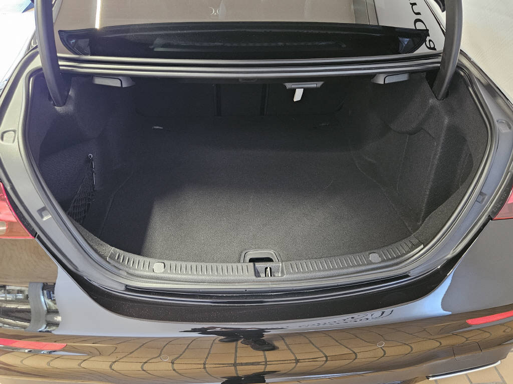 MERCEDES-BENZ E 220 d 4Matic AMG Line Swiss Star Limousine, Mild-Hybrid Diesel/Elektro, Occasion / Gebraucht, Automatik - 4