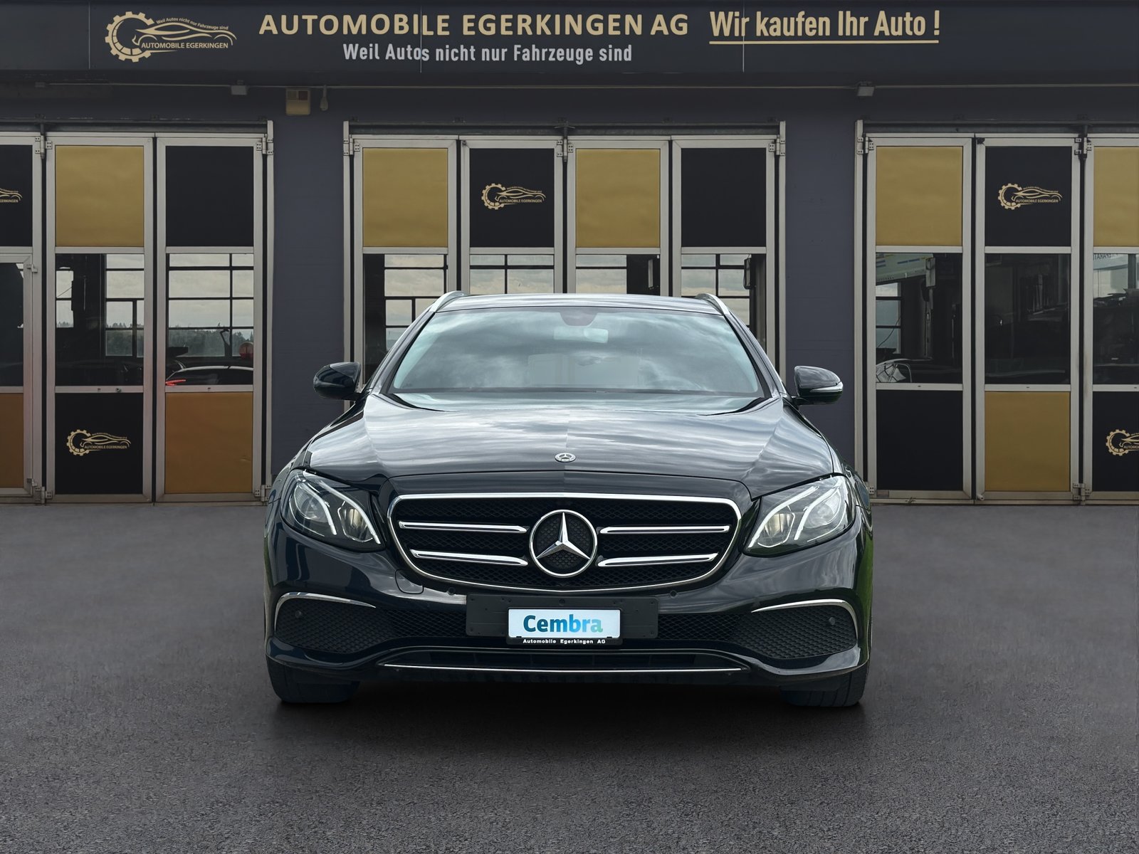 MERCEDES-BENZ E 220 d Avantgarde, Diesel, Second hand / Used, Automatic - 2